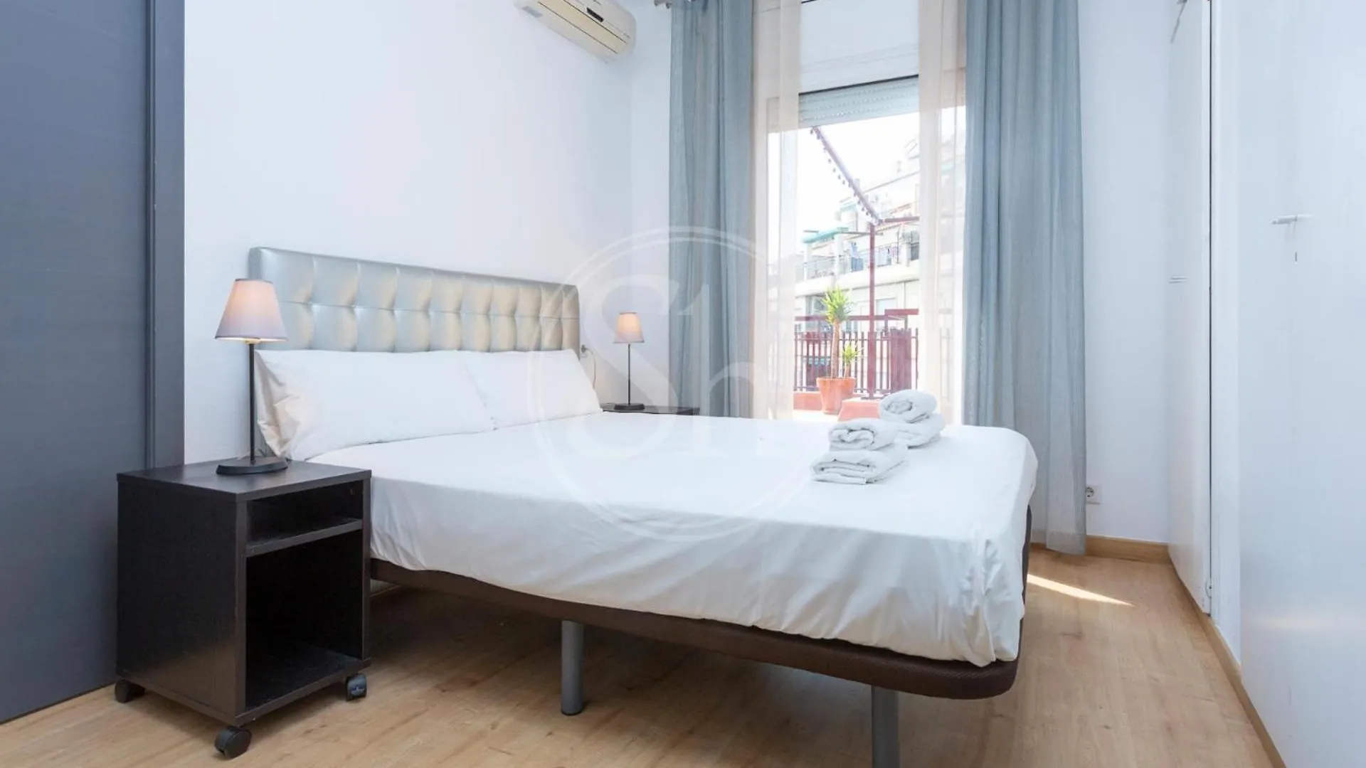 Cosy Apartment With Terrace 바르셀로나 0*,  스페인