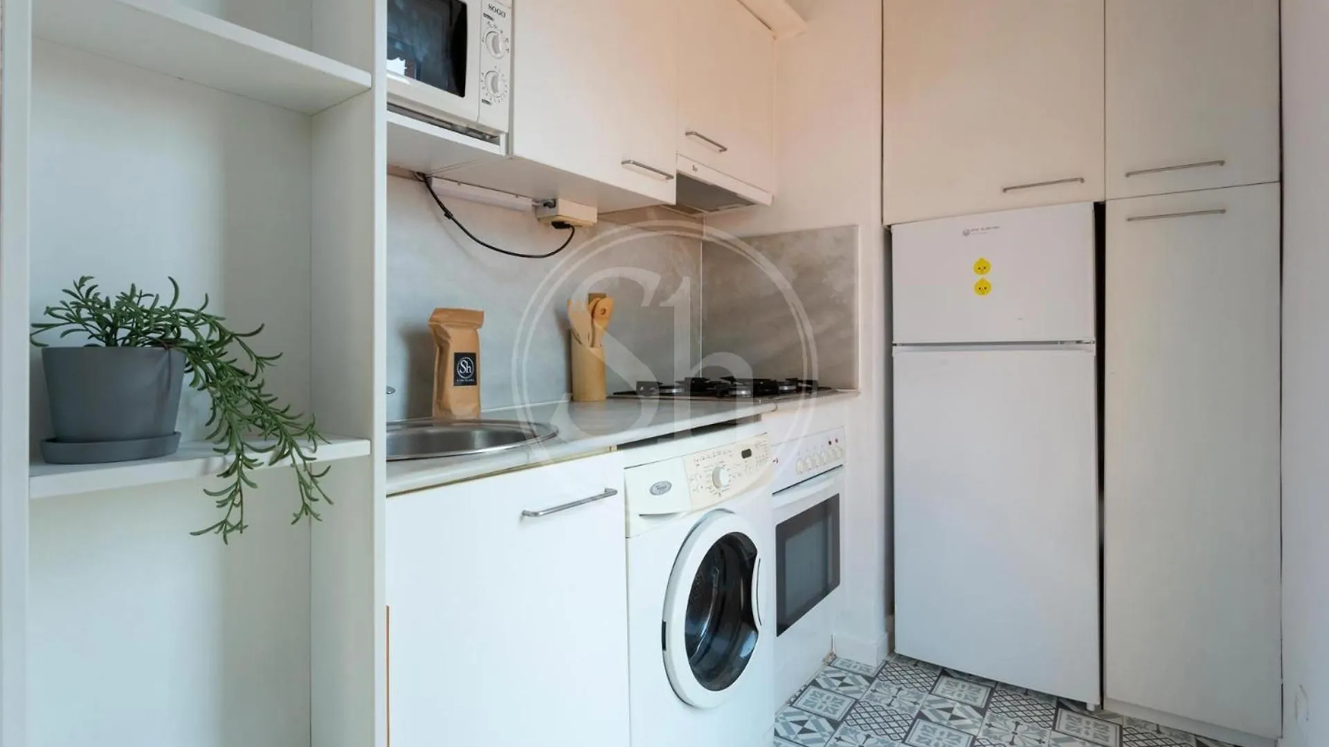 Cosy Apartment With Terrace 바르셀로나