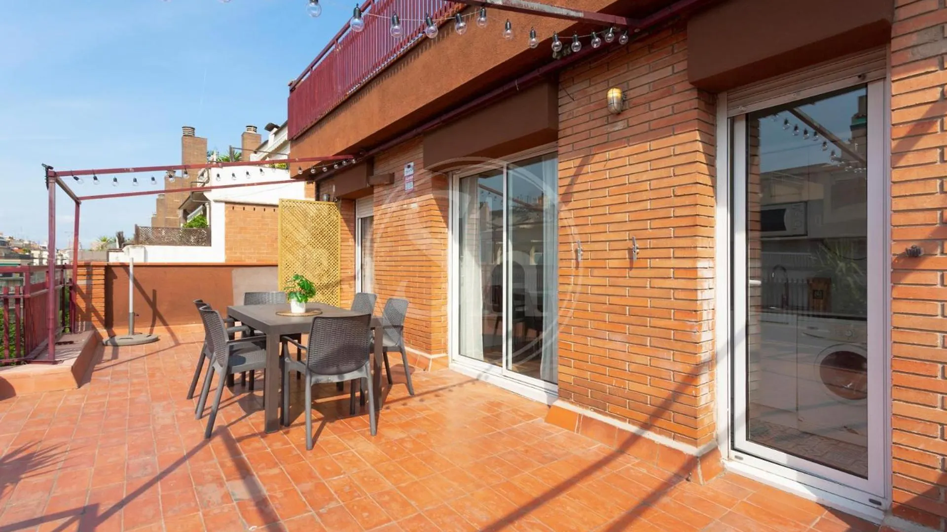Cosy Apartment With Terrace 바르셀로나