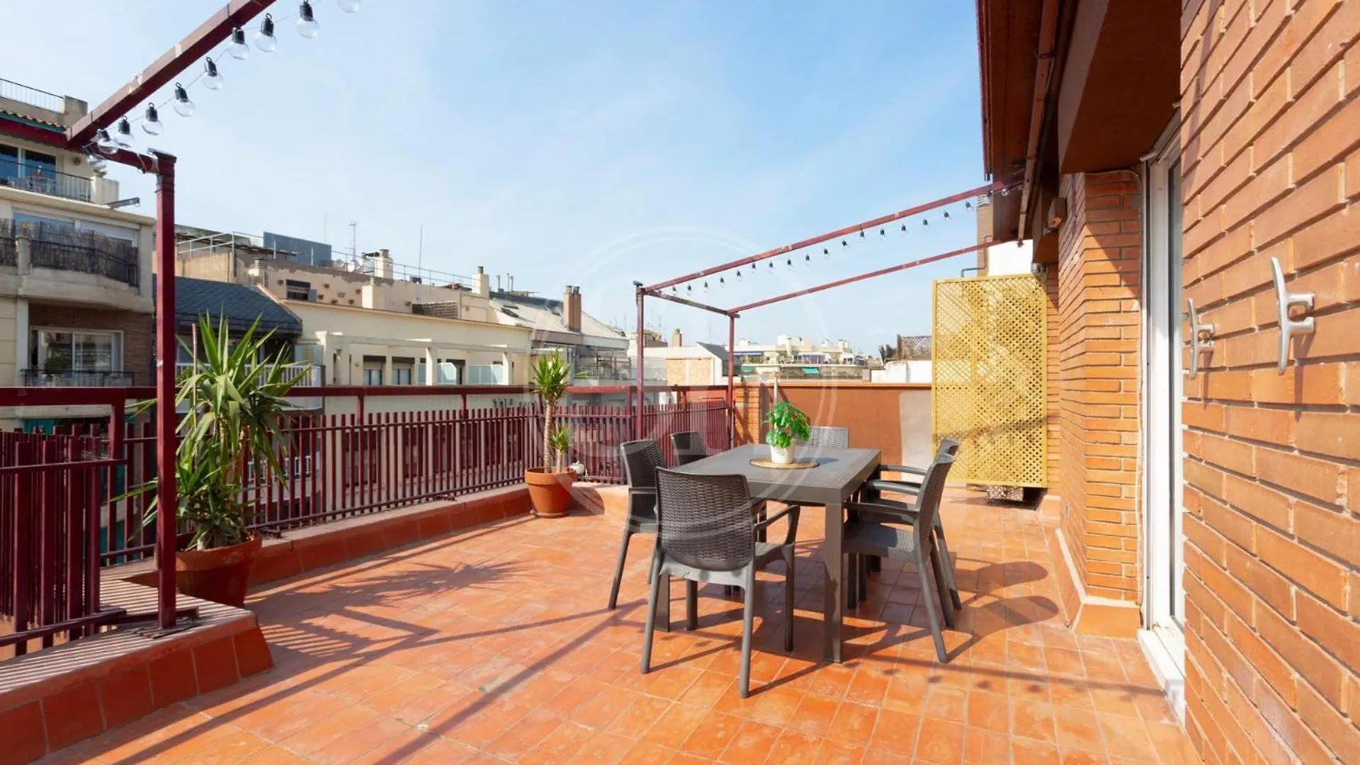 Cosy Apartment With Terrace 바르셀로나